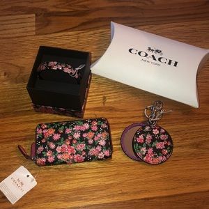 Coach Trio: wallet, keychain, bracelet